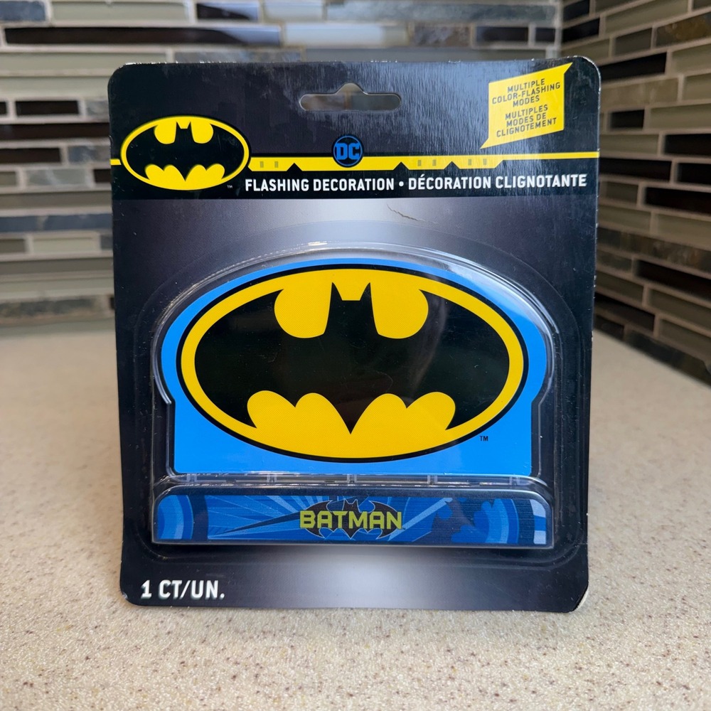 DC Comics Batman Flashing Decoration Cake Topper Unique Party 49952 LED Light Up